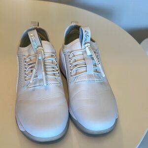 Clove Nurse Sneakers/shoes